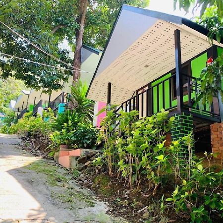Hostel Apache Top Hill Ko Phi Phi Zewnętrze zdjęcie